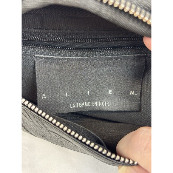 Alien X La Femme En Noir Leather Belt Bag Black One Size Xenomorph Crossbody - Picture 15 of 16